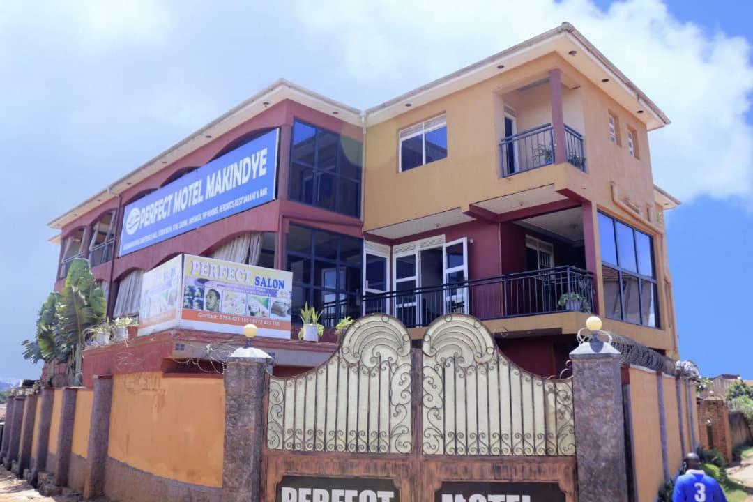 Motel Perfect Kampala Zewnętrze zdjęcie