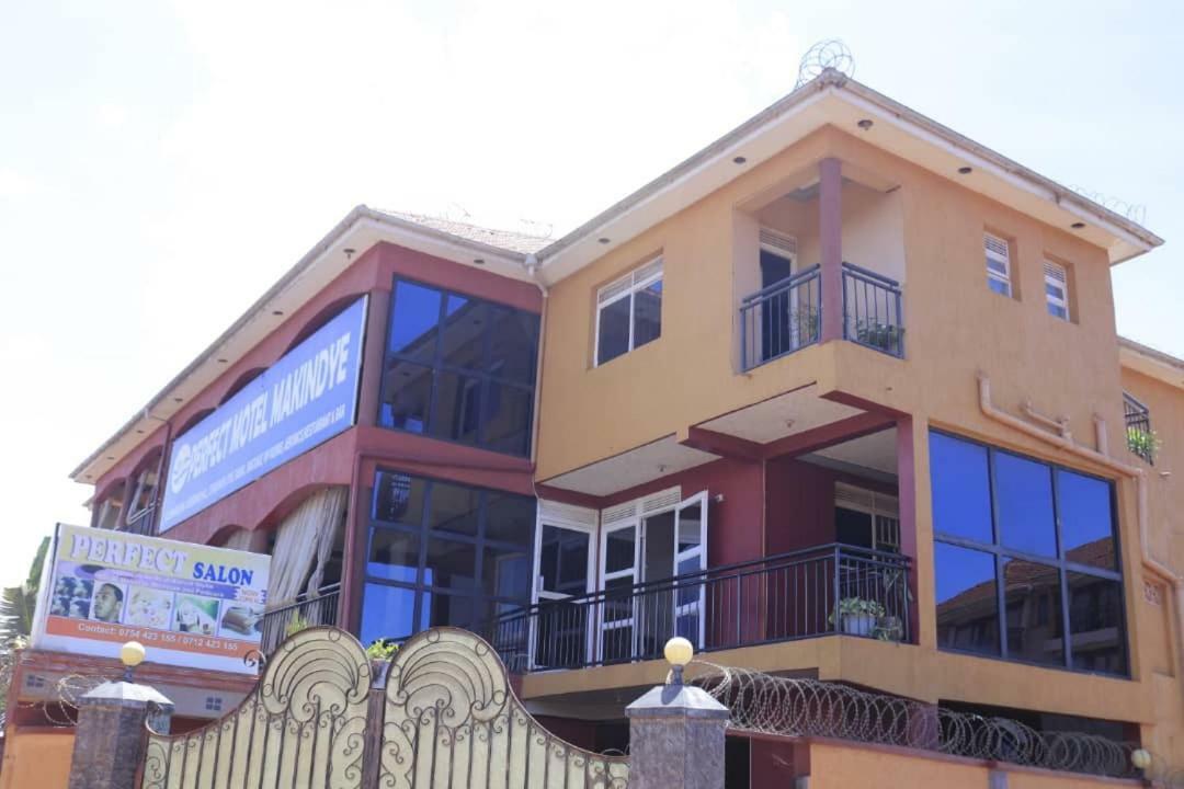 Motel Perfect Kampala Zewnętrze zdjęcie